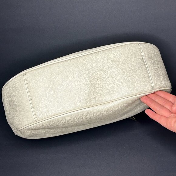 COACH WHITE LEATHER PURSE WALLET GLASSES BUNDLE ***feel free to make an offer*** - Picture 4 of 15